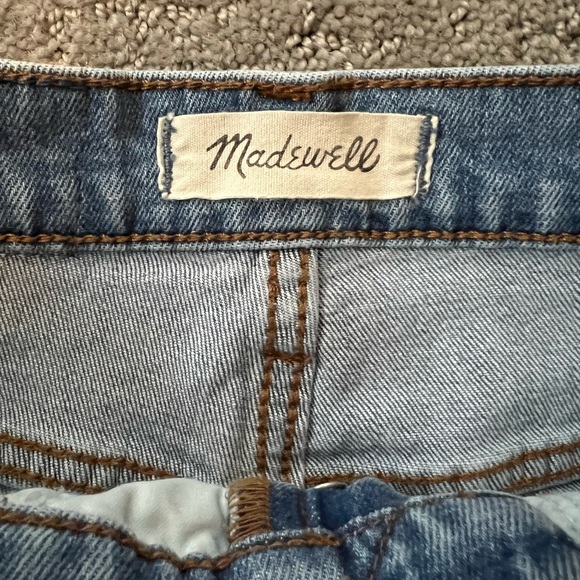 Madewell Wide-Leg Crop Jeans: Button-Front Edition - Picture 4 of 5